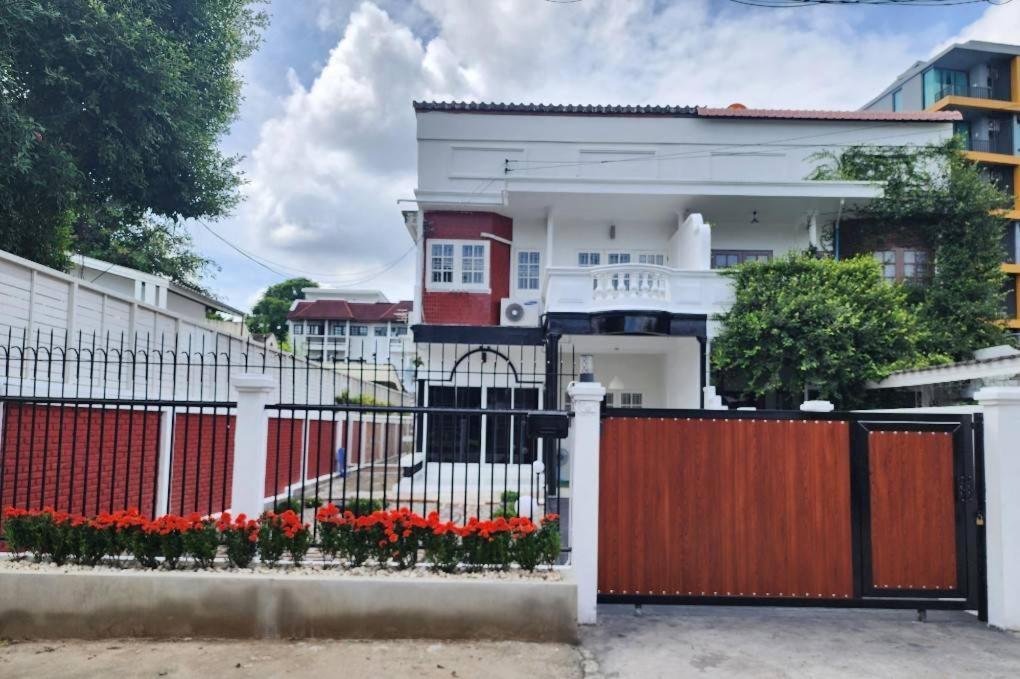 치앙마이 Boxsoon Nimman 2 # 4Beds 3Baths 빌라 외부 사진